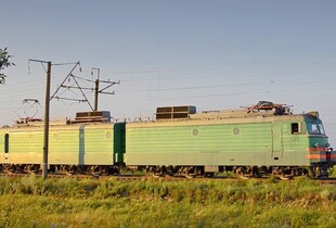 Ворог поцілив дроном в електровоз: машиніст загинув, помічник поранений